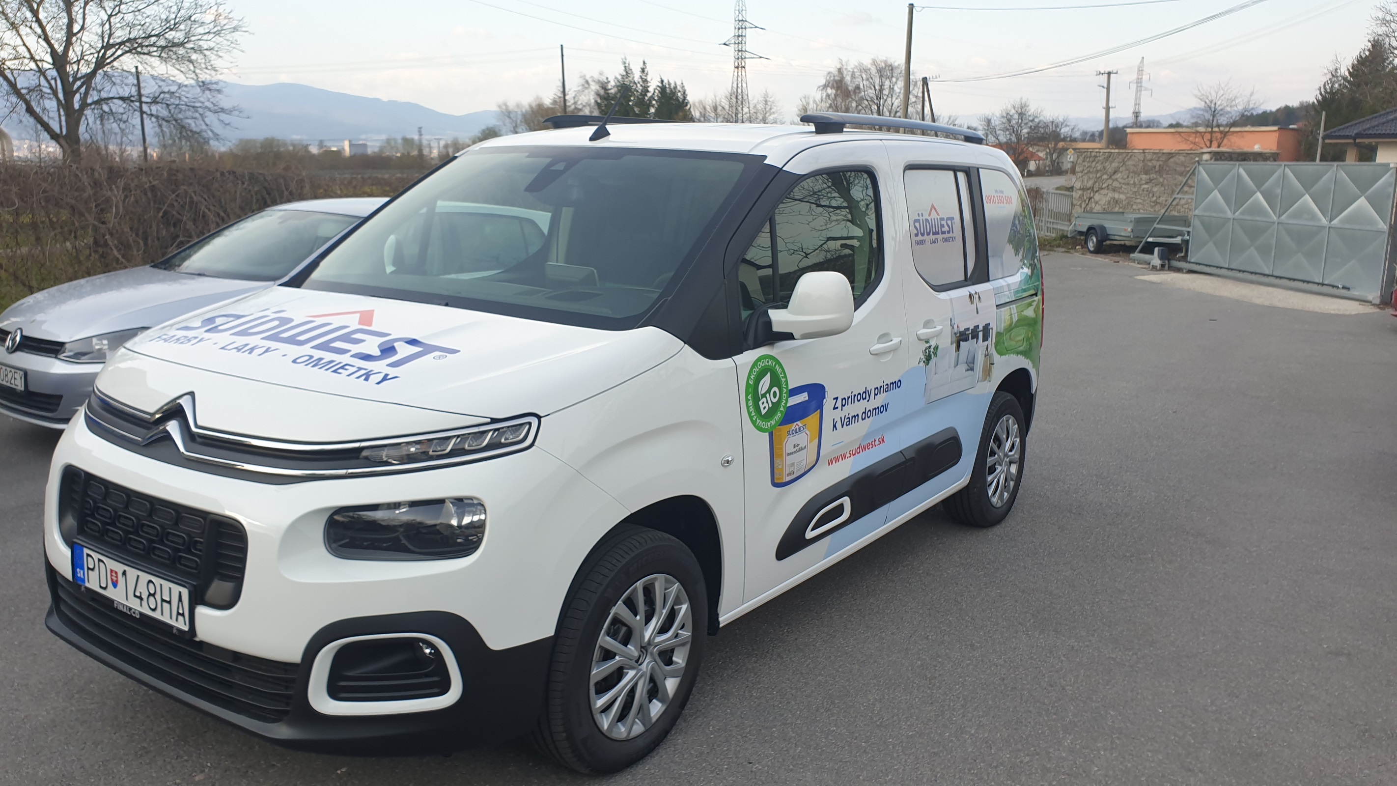 B&B company vehicle with SÜDWEST branding